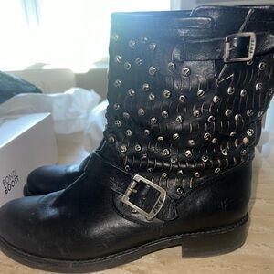 Frye Boot - Veronica Stud in black size 41